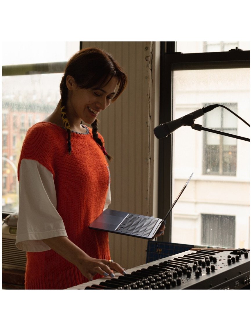 Apple MacBook Air M2 16GB 256GB SSD macOS 13" Taşınabilir Bilgisayar Yıldız Işığı MC7W4TU/A